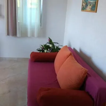 Nina 1 * Trogir